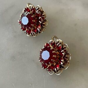 VINTAGE 1960’s Gold and Red Crystal clip on earrings